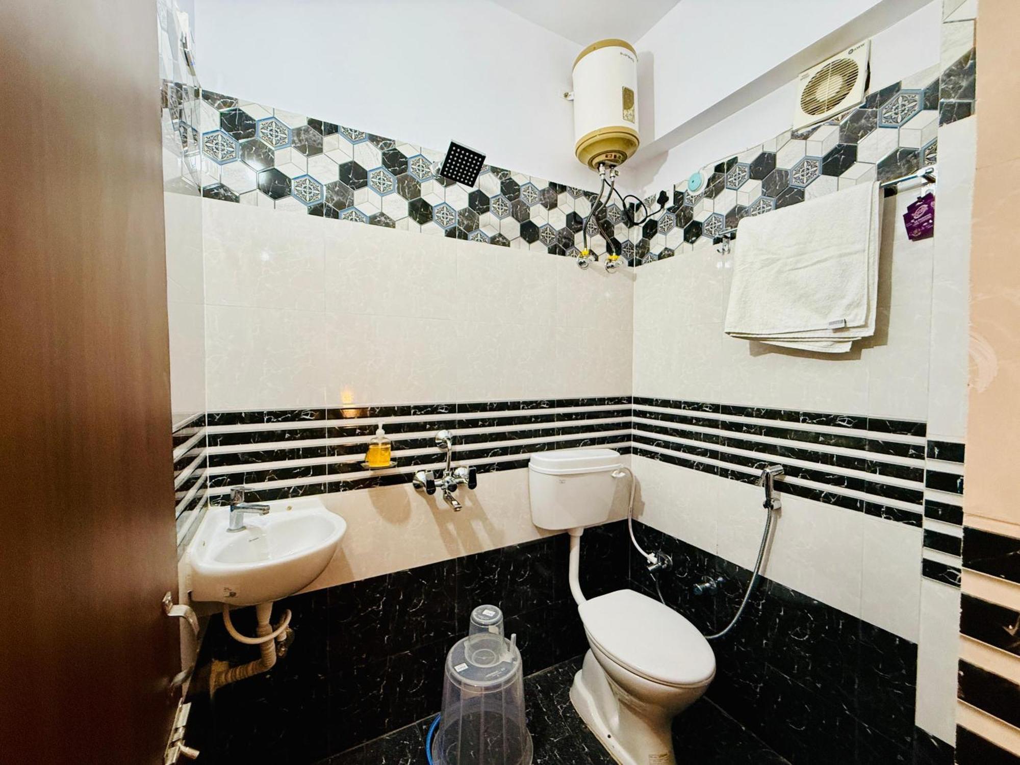 Hotel Golden Crystal Patna  Room photo