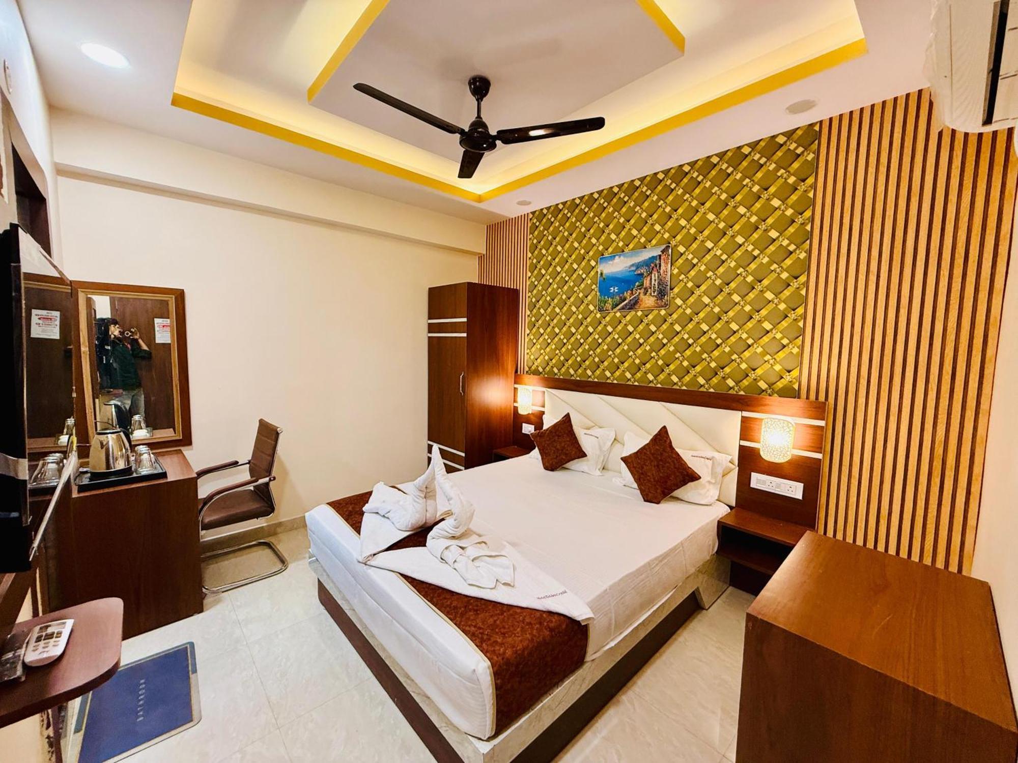 Hotel Golden Crystal Patna  Room photo