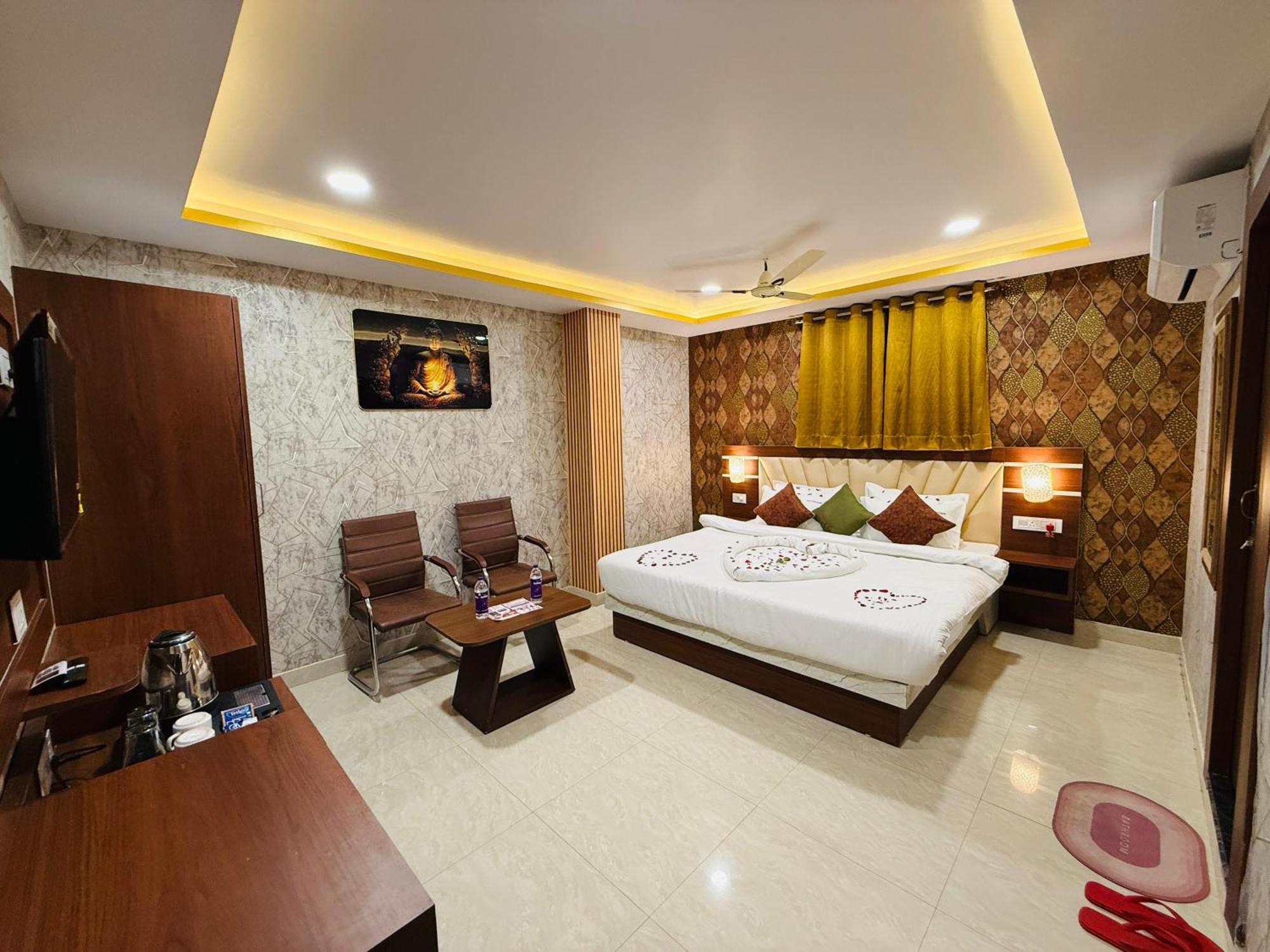 Hotel Golden Crystal Patna  Exterior photo