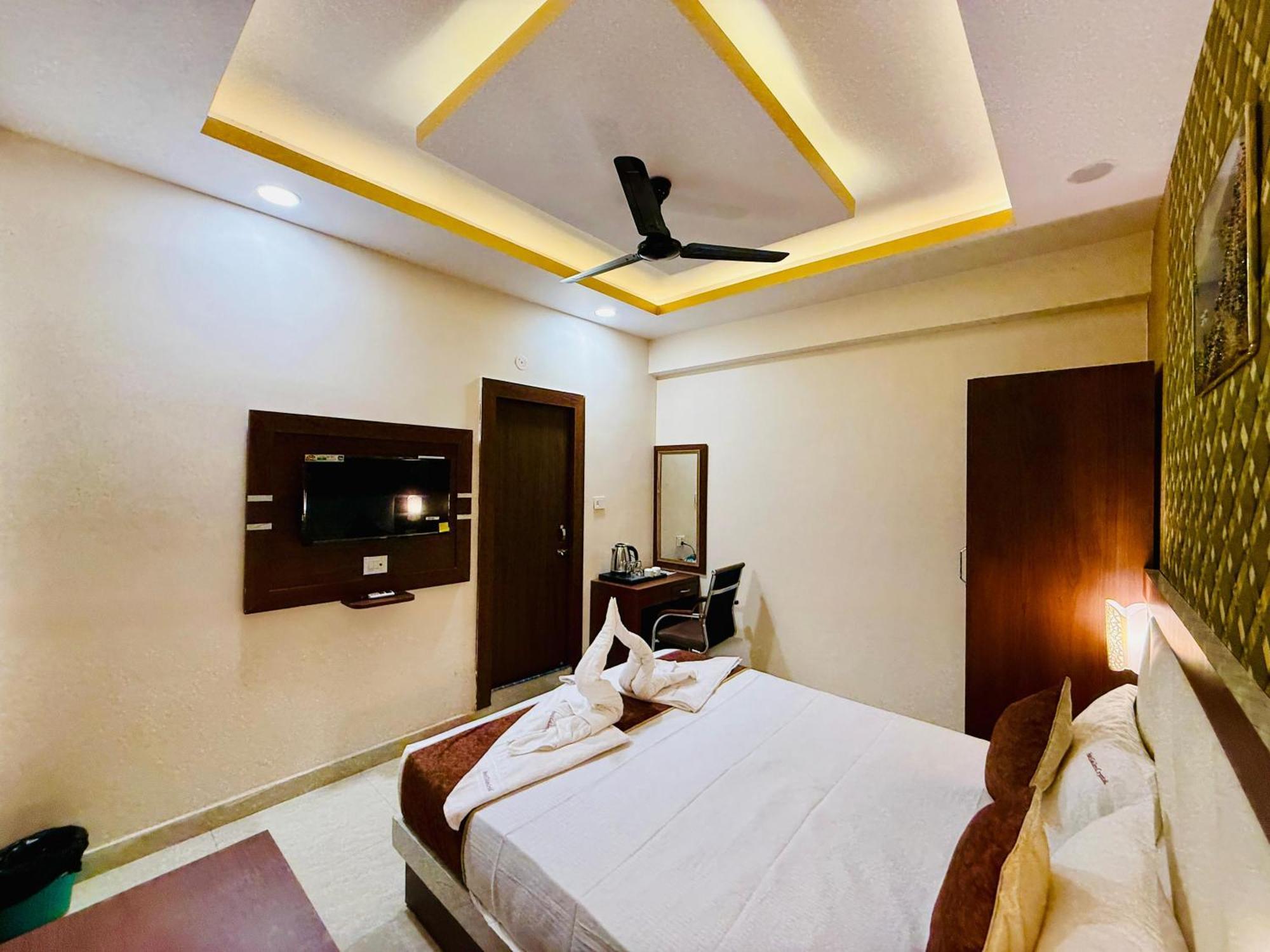 Hotel Golden Crystal Patna  Exterior photo